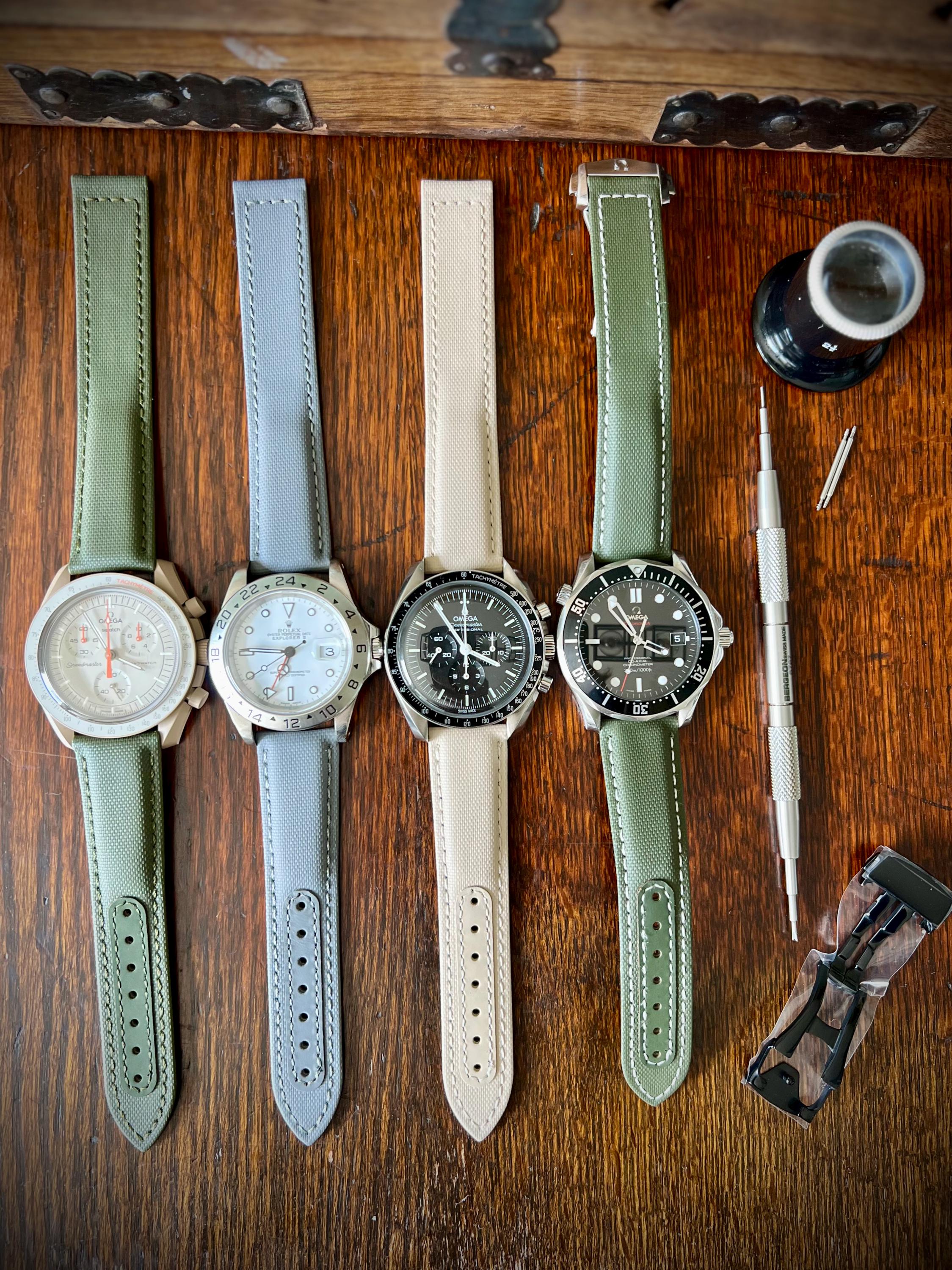 Uoini E Donne Guardano La Fibbia A Farfalla, Chiusura A Farfalla Che Sostituisce La Fibbia Per - Foto 14