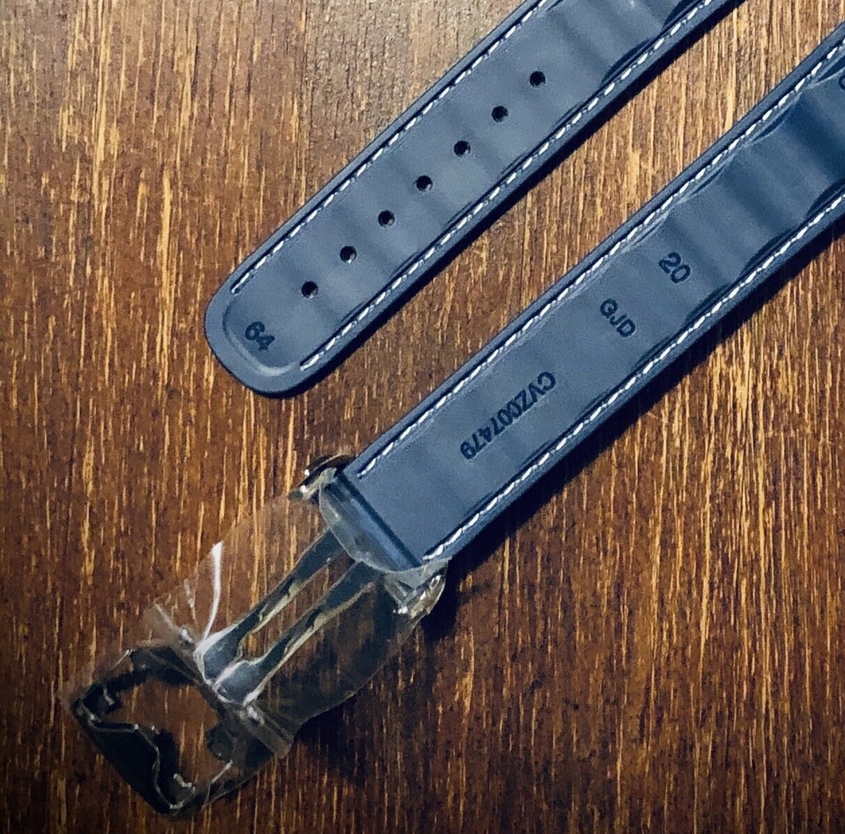 オメガ シーマスター 20mm ブルーラバーストラップ：カーブエンド