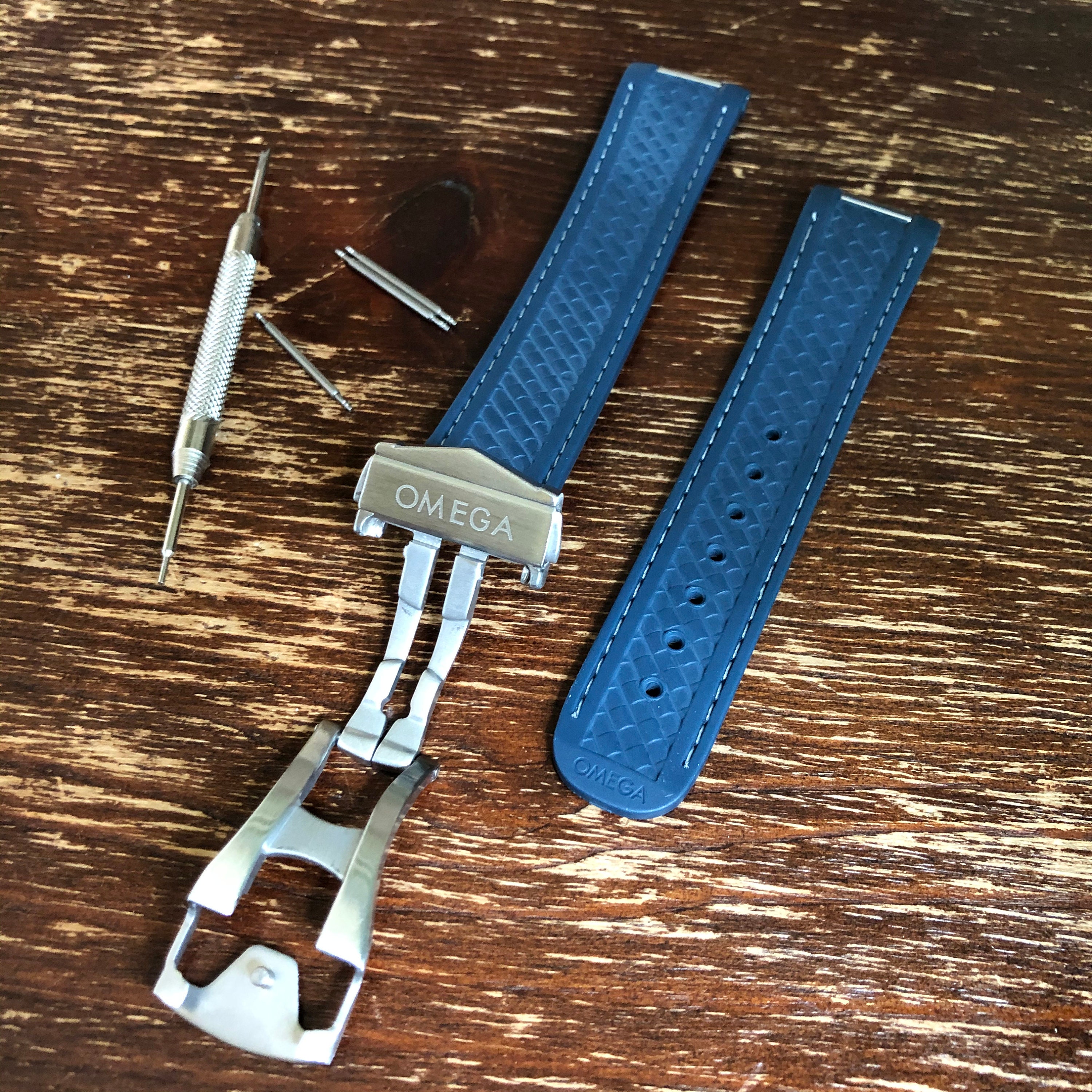 omega rubber strap clasp