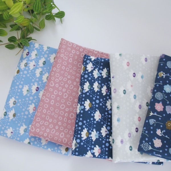 Paquet de tissus STOF Flower & Dot Bleu/Gris 5 pièces 50x55 Fat Quarter Bundle