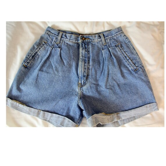 Waist Pleated Mom Jean Shorts 