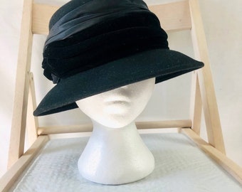 Vintage Lord & Taylor black wool hat with velvet band Made in Italy.