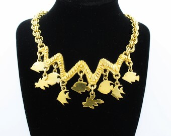 Collier Vintage Signé LINDA HATTAB - Pendentif Doré Sculptural - État Excellent - Bijou Chic Et Rétro