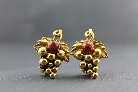 UNE LIGNE – Vintage Grape Earrings / Lovely Grape