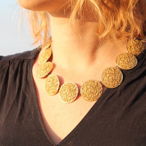 YVES SAINT LAURENT – Textured Disc Necklace