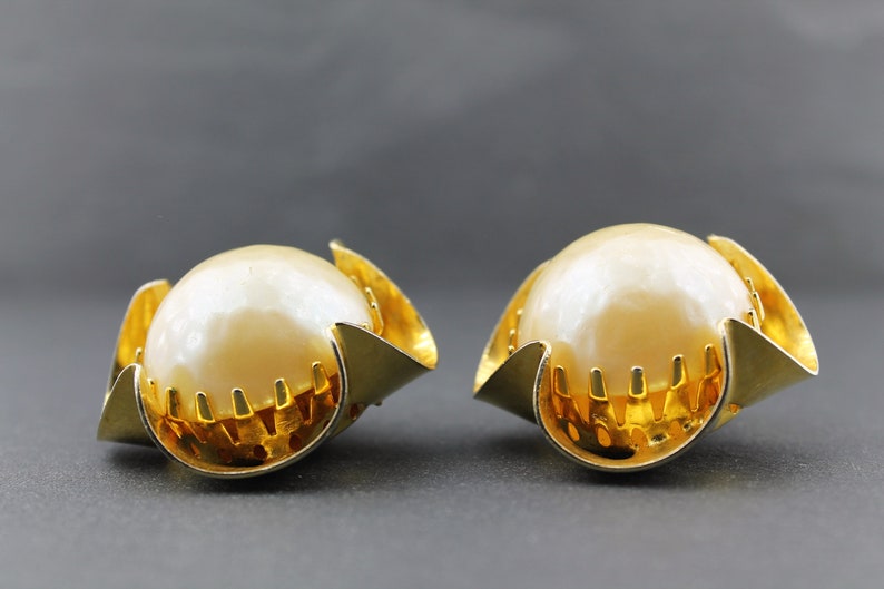 Massive Cocktail Earrings Vintage 80/'s Clip Back Earrings with Large Creamy Pearl