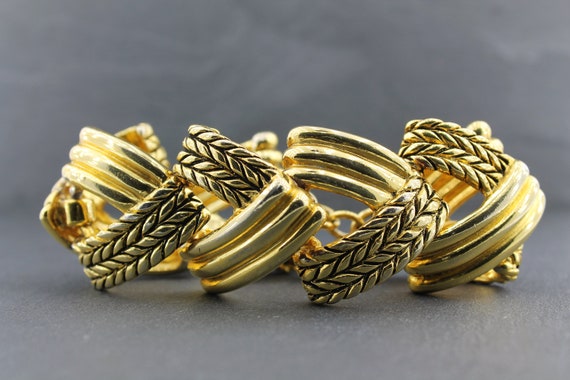 CLAIRE DEVE – Vintage 80's Chic Runway Bracelet i… - image 6