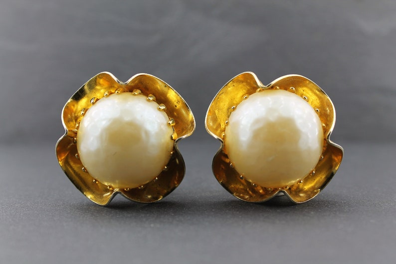 Massive Cocktail Earrings Vintage 80/'s Clip Back Earrings with Large Creamy Pearl