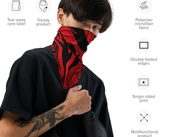 Pode incluir: Uma máscara facial de padrão vermelho e preto feita de tecido de microfibra de poliéster. A máscara tem bordas dobradas e uma impressão de um lado. É um produto multifuncional que pode ser usado como cachecol, faixa de cabeça ou pulseira.