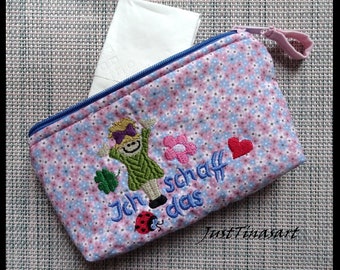 Minischminktäschchen, Taschentüchertasche mit Stickerei Mädchen "Ich schaff das", Mutmach-Täschchen