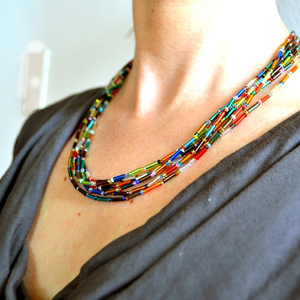 Bunte stylishe Huicol Halskette aus  Glasperlen/Schmuckset Halskette mit Armband aus bunten Glasperlen Stäbchen/ Gesschenk für die Dame
