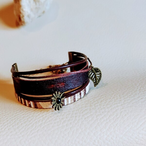 Bracelet réglable en bois et cuir idée cadeau st valentin, pièce unique et personnalisable