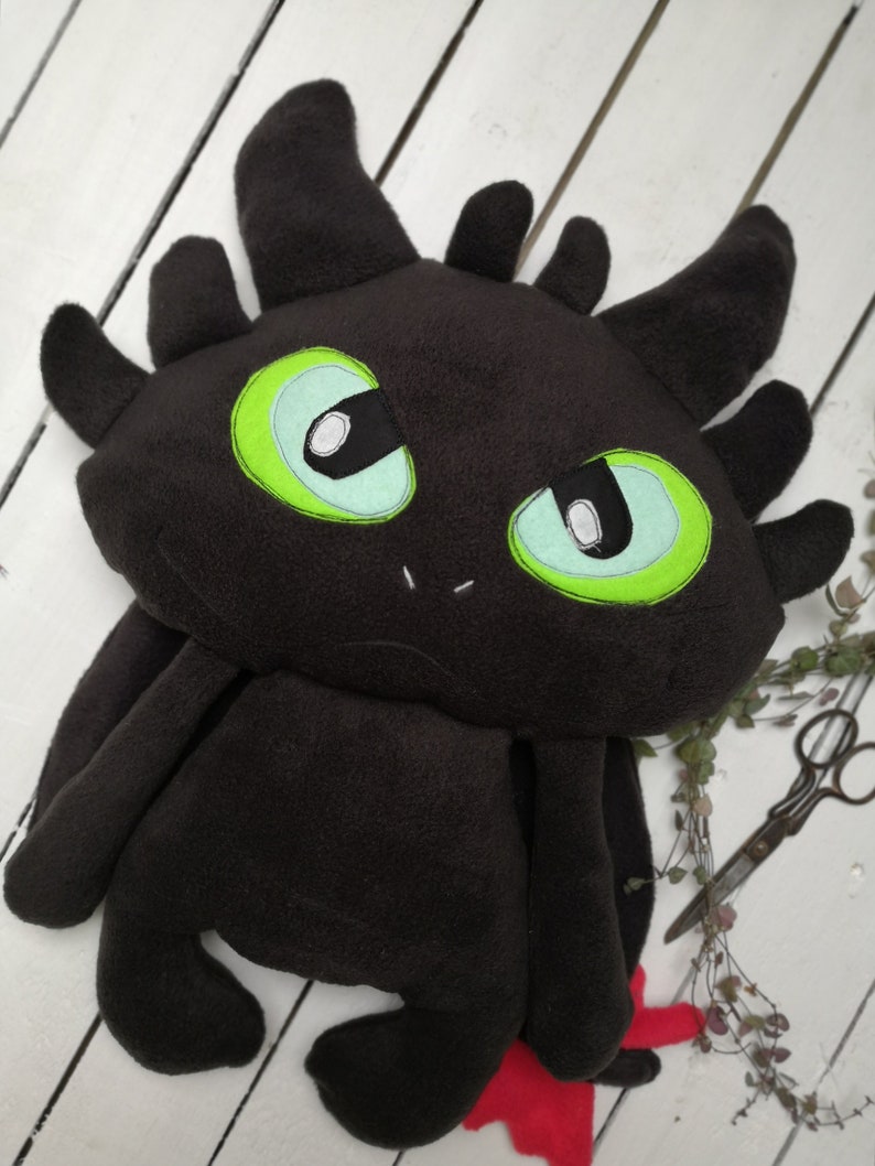 Drachen Kuscheltier XXL: Mehr als nur ein Spielzeug – Ein Freund zum Liebhaben und Ausmalen!