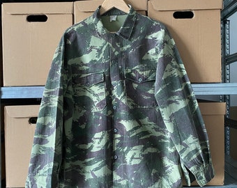 80s vintage Greece HBT faded herringbone twill cotton military greek combat izard camo shirt