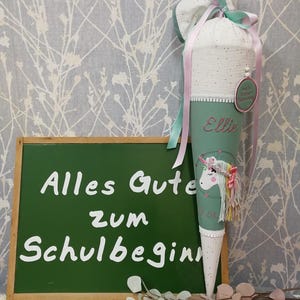 Schultüte Einhorn aus Stoff mit Papprohling und Namensbestickung