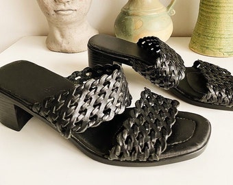 Vintage 90s Boho minimalist leather sandals shoes heeled