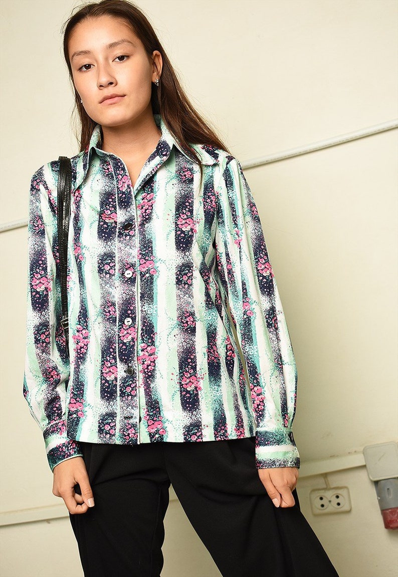 Vintage 70s retro Mod floral print shirt top