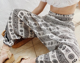 Vintage 90s Elephant print highwaisted Boheme harem trousers