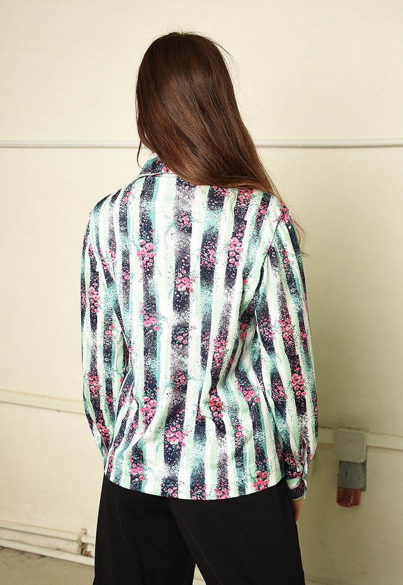 Vintage 70s retro Mod floral print shirt top