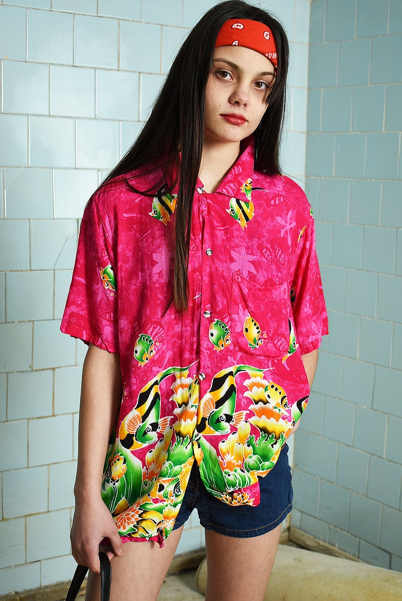 Vintage 90s retro fish print festival blouse top multicolor 1990s 1980s womens woman pattern pink vtg size S Boho shabby chic raver skater