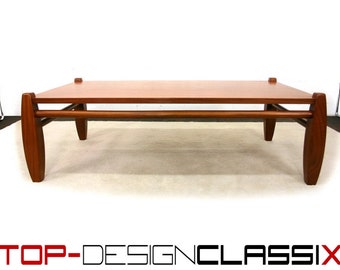 as new, Danish teak coffee table in the style of Sergio Rodrigues and Percival Lafer, excellent condition