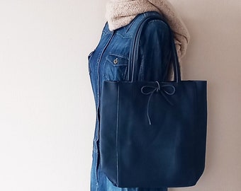 Leder Shopper dunkelblau Umhängetasche geräumige Handtasche Tote Bag minimalistisch stylisch Ledertasche