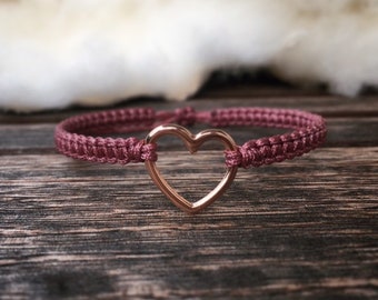 Hand-knotted bracelet with spacer heart rose gold