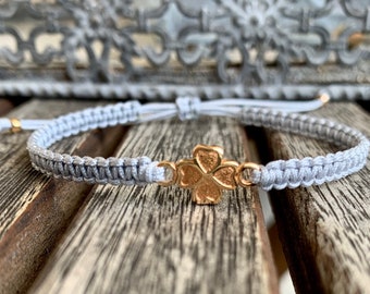 Hand-knotted bracelet “Lucky Clover” in rose gold