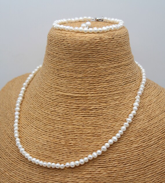 Small pearl set sale