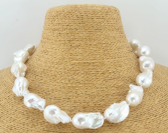 16-17x23-25mm Handmade Elegant Natural White Flameball Baroque
