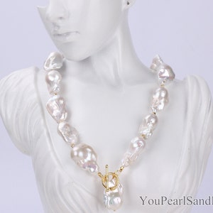 Natural White Baroque Pearl Necklace with Pendant,Fireball Freshwater Pearl Necklace,Bridal/Wedding Necklace,Statement Necklace,NecklaceGift
