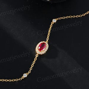 Bracelet classique ovale en rubis et moissanite avec halo, chaîne en or 10 carats, bracelet pierre de naissance, cadeau d'anniversaire, cadeau pour elle