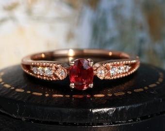 Retro Oval Lab Rubin Ring, Sterling Silber Milgrain Ring mit Moissanit / Diamant, handgemachter benutzerdefinierte 10K 14K 18K Ring, Promise Rins für Frauen
