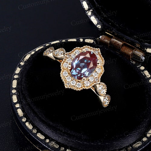 Vintage Alexandriet Verlovingsring - Halo Moissanite Ring - Handgemaakte Edelsteen Trouwring - Jubileum Belofte Ring voor Dames