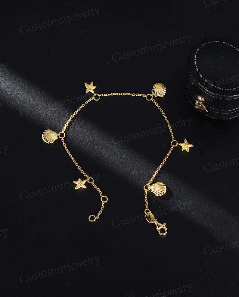 Ocean Charm Bracelet with Seashell & Starfish, Beach Theme Dainty Chain Bracelet, Gold Plated Bracelet, Summer Jewelry, Gifts for Her