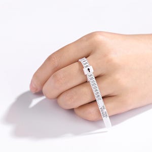 Ring Sizer, Adjustable Plastic Ring Size Finder, Finger Sizer, Ring Size Tool, Discover Your True Ring Size