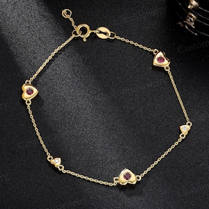 Fünf Herzen Kettenarmband mit Labrador Rubin & Moissanit, zierliches 10K Gold Liebesarmband, Romanze Valentinstag Geschenke für Sie von CustomUrJewelry