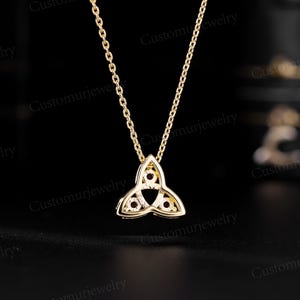Collana celtica della Trinità con rubino sintetico, ciondolo triquetra irlandese, gioiello con nodo celtico a tre pietre, regalo personalizzato con pietra portafortuna, collana in oro 10 carati immagine 6