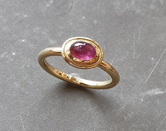 Zierlicher Goldring mit rosa Turmalin, 750 Gelbgold