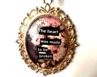 Oscar Wilde Poetry Pendant Necklace