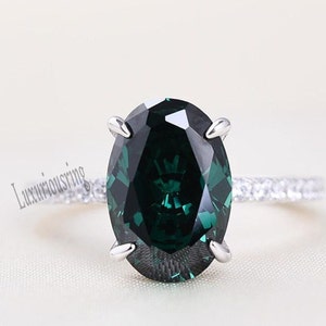 Green Moissanite Ring, Dark Green Lab Diamond Engagement Ring, 1.91 Ct Dark Green Oval Cut Moissanite Wedding Ring, 925 Sterling Silver Ring