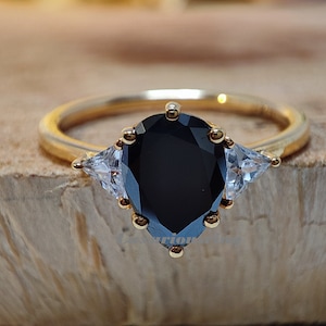 2.25 CT Pear Black Diamond Moissanite Engagement Ring,Three Stone Minimalist Wedding Ring,Yellow Gold Anniversary Ring For Women,Black Lover