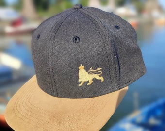 Lion of Judah flat brim cap | Roots Reggae Rastafari | Ash & camel