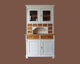 Küchenbuffet, Buffetschrank, Küchenschrank im Landhaus, Vintage, shabby-chic Stil