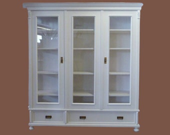 Vitrine, Glas-Schrank, Wäscheschrank, Geschirrschrank im Vintage antik Landhaus Shabby-Chic-Stil