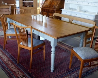 Tisch, Esstisch, Küchentisch im Landhaus Vintage rustikal Country shabby-chic Stil