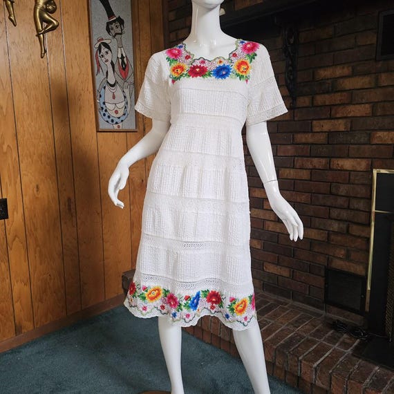 crochet mexican dress Vintage Oaxacan Mexican Yellow Multi Colored Hand Embroidered Crochet Dress  S/M