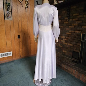 Vintage 40s Femme Fatale Bias Cut Lavender Satin Peignoir Nightgown Bishop Robe S