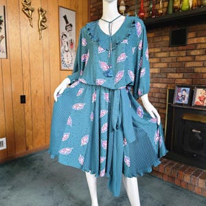 ヴィンテージ 80 年代 ダイアン フライス グラム ボヘミアン ヒッピー ポップ アート グラフィック レタス フリル ラックス ドレス OS