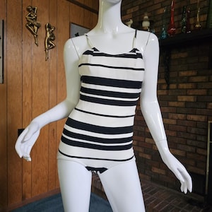 Vintage 60s Mod Stripe Full Cut Criss Cross Halter Swimsuit Bathing Suit S/M Tall